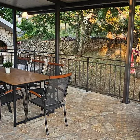 House Aurora Borealis Vila Ervenik