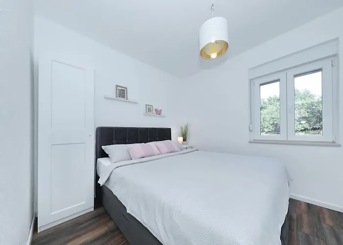 House Aurora Borealis Ervenik