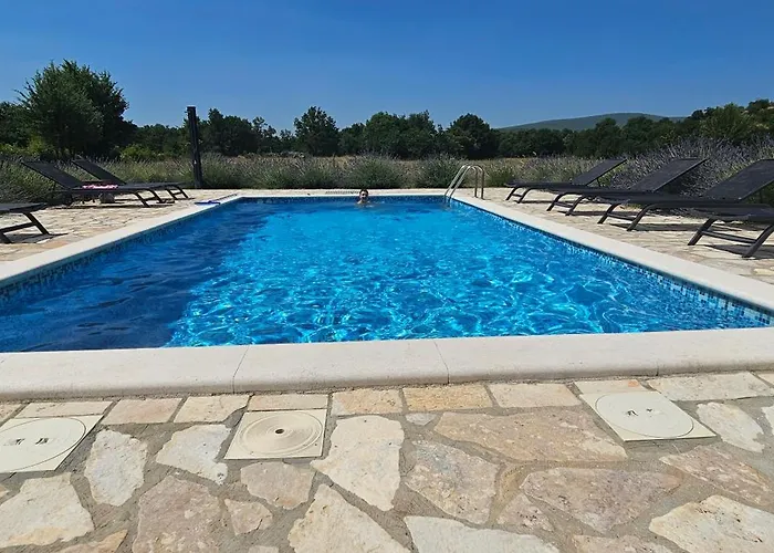 House Aurora Borealis Vila