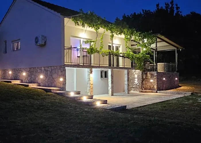 House Aurora Borealis Vila *