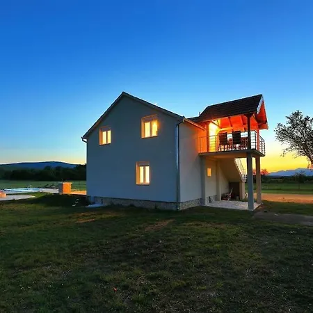 Villa House Aurora Borealis Ervenik