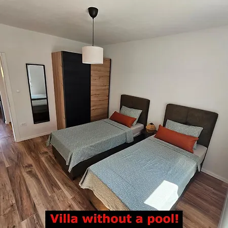 House Aurora Borealis * Ervenik