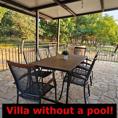 House Aurora Borealis Villa *