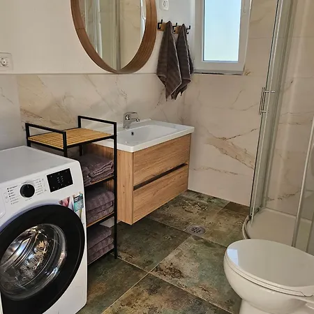 House Aurora Borealis Villa Ervenik