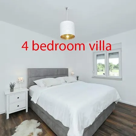 House Aurora Borealis Villa *
