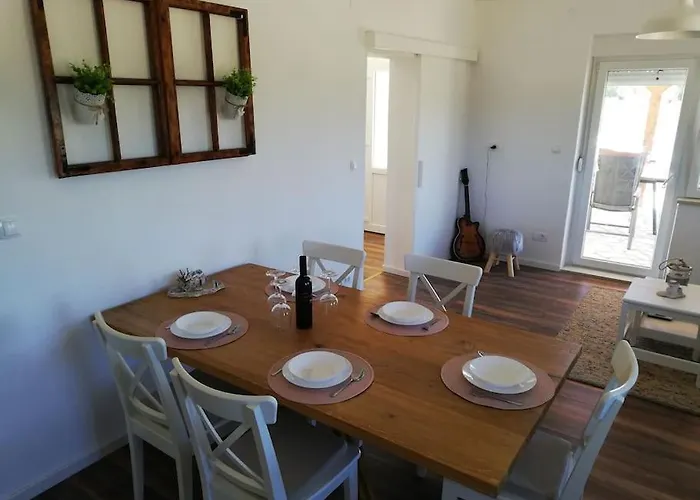 House Aurora Borealis * Ervenik