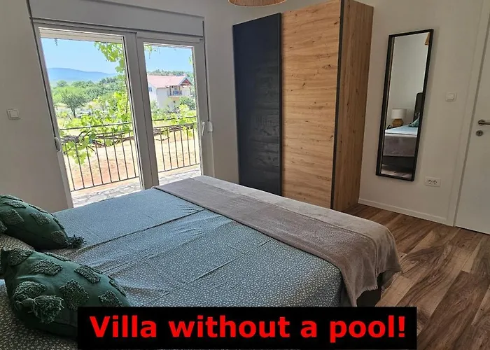 House Aurora Borealis Ervenik